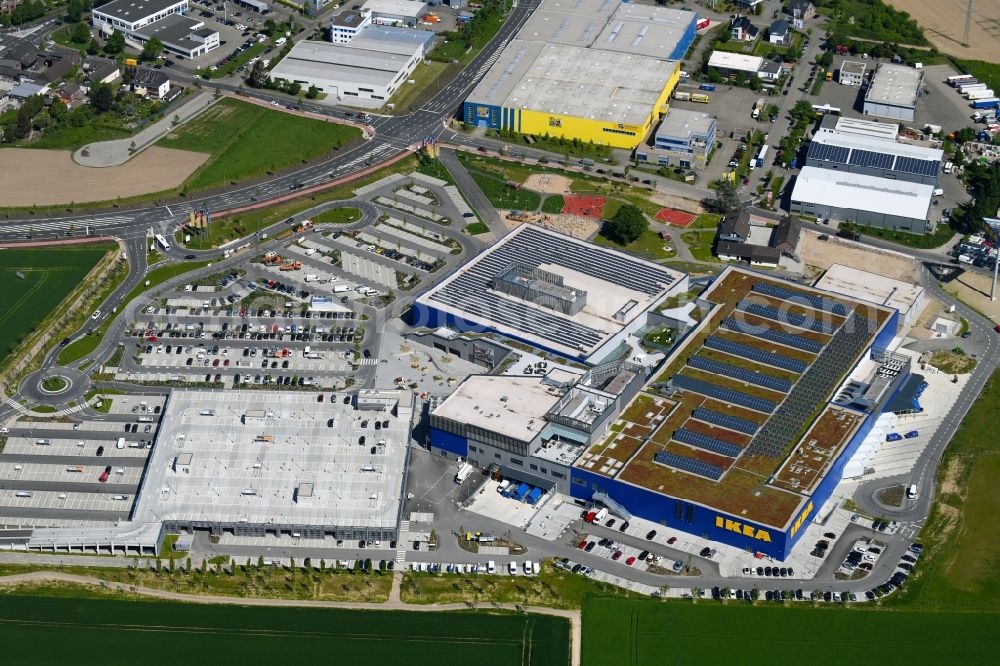 Aerial photograph Kaarst - Building of the store - furniture market IKEA Moebel & Einrichtungshaus Kaarst on Hans-Dietrich-Genscher-Strasse in the district Holzbuettgen in Kaarst in the state North Rhine-Westphalia, Germany