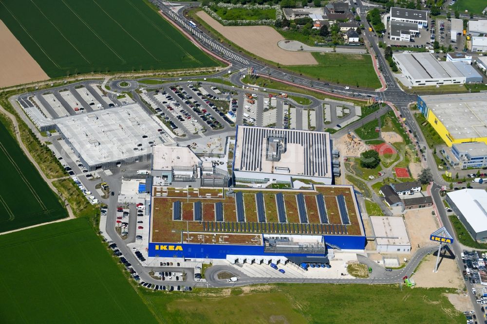 Aerial photograph Kaarst - Building of the store - furniture market IKEA Moebel & Einrichtungshaus Kaarst on Hans-Dietrich-Genscher-Strasse in the district Holzbuettgen in Kaarst in the state North Rhine-Westphalia, Germany