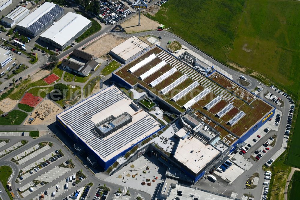 Aerial photograph Kaarst - Building of the store - furniture market IKEA Moebel & Einrichtungshaus Kaarst on Hans-Dietrich-Genscher-Strasse in the district Holzbuettgen in Kaarst in the state North Rhine-Westphalia, Germany