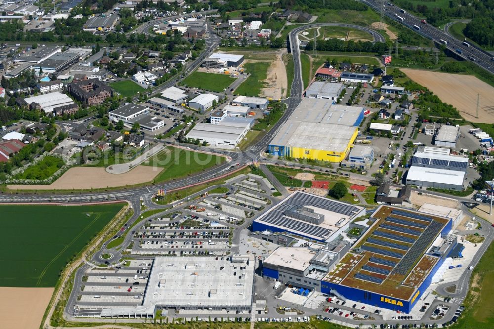 Aerial photograph Kaarst - Building of the store - furniture market IKEA Moebel & Einrichtungshaus Kaarst on Hans-Dietrich-Genscher-Strasse in the district Holzbuettgen in Kaarst in the state North Rhine-Westphalia, Germany