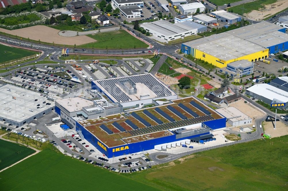 Aerial photograph Kaarst - Building of the store - furniture market IKEA Moebel & Einrichtungshaus Kaarst on Hans-Dietrich-Genscher-Strasse in the district Holzbuettgen in Kaarst in the state North Rhine-Westphalia, Germany