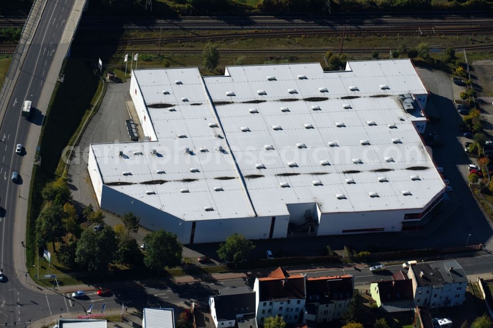 Fürstenwalde/Spree from above - Building of the store - furniture market Wohnwelt Moebel Vertriebsgesellschaft on Ehrenfried-Jopp-Strasse in Fuerstenwalde/Spree in the state Brandenburg, Germany