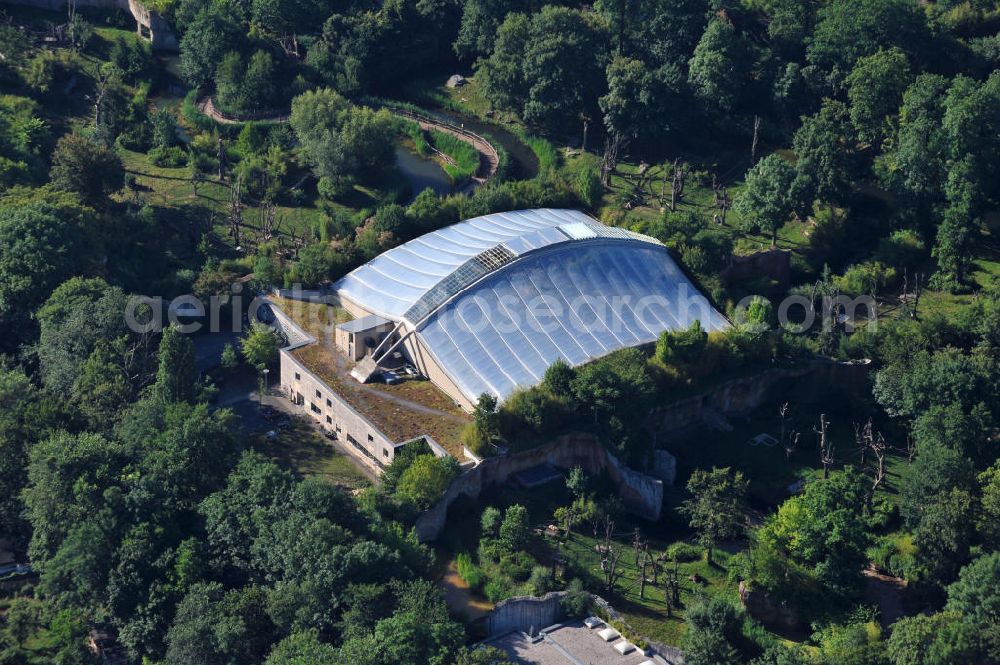 Aerial photograph Leipzig - Gebäude der einzigartigen Menschenaffenanlage Pongoland im Zoo Leipzig. Building the ape enclosure at the zoo in Leipzig.