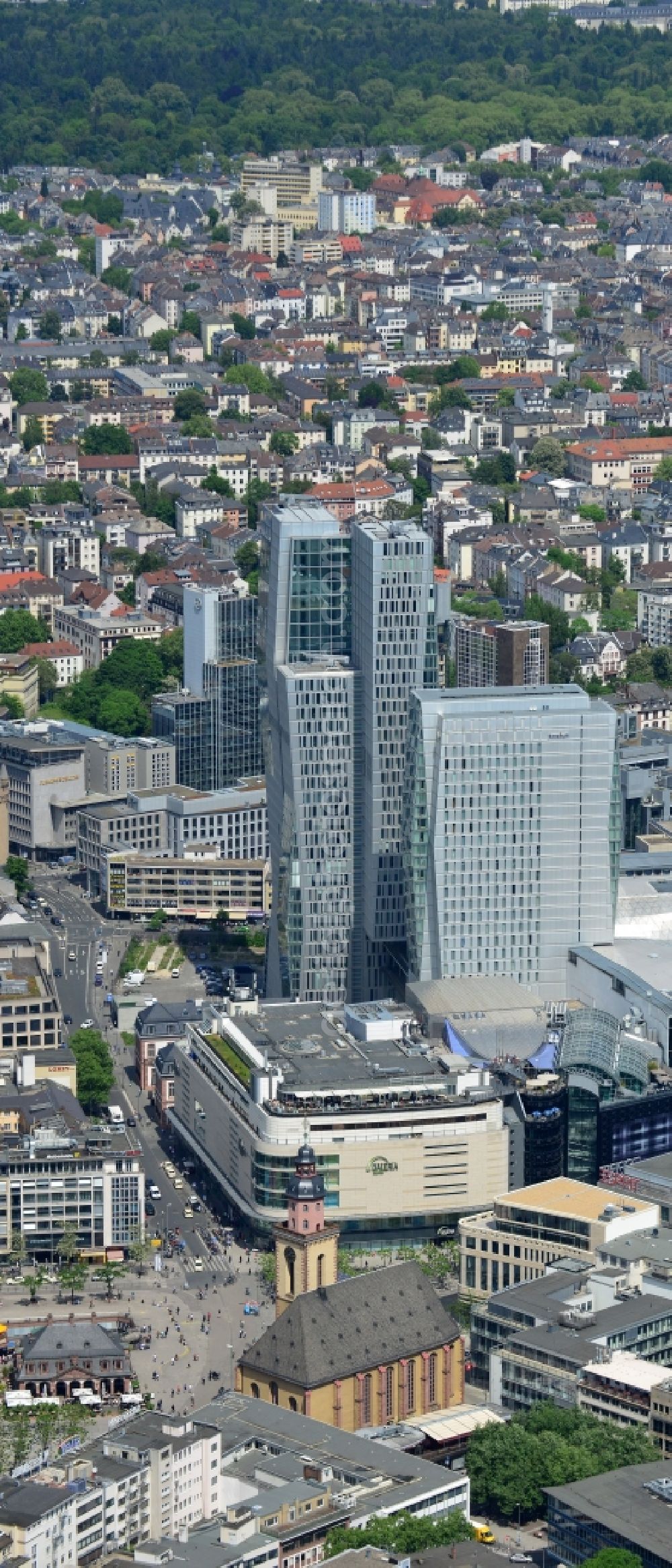 Aerial photograph Frankfurt am Main - View of the Palais Quartier in Frankfurt am Main in Hesse. It is a building complex, which includes next to the shopping center MyZeil and the Jumeirah Frankfurt hotel also the office tower Nextower, which is desingned of KSP Engel and Zimmermann