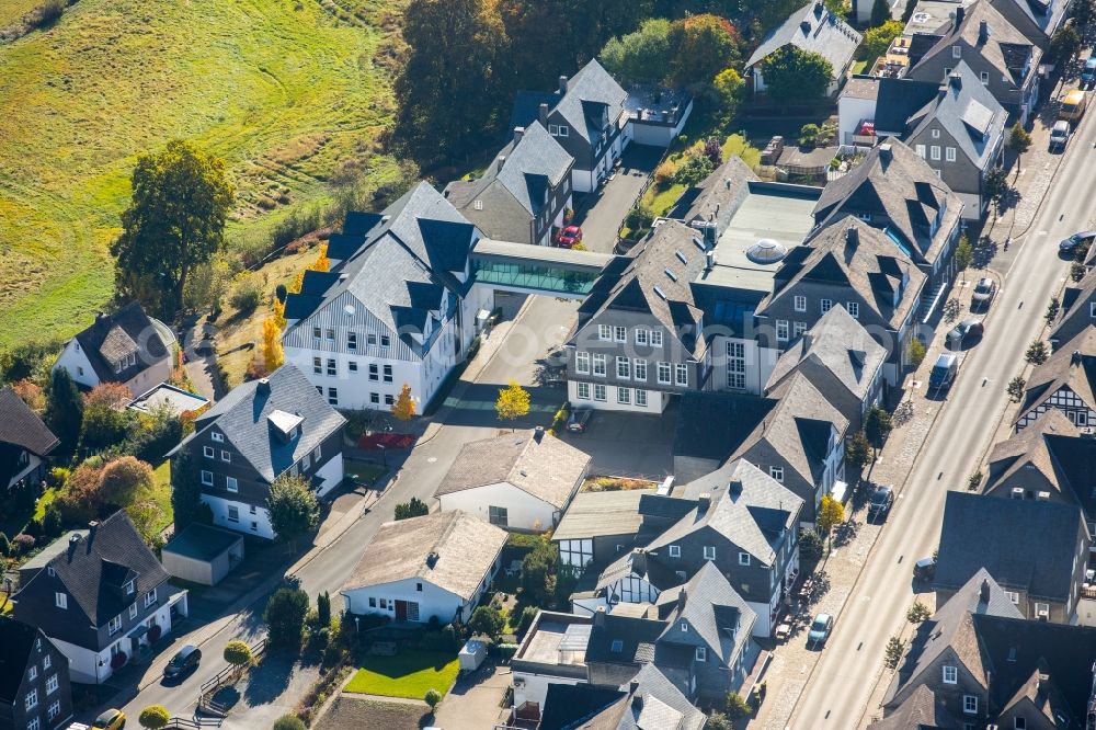 Aerial photograph Schmallenberg - Banking administration building of the financial services company Volksbank Bigge-Lenne eG in Schmallenberg in the state North Rhine-Westphalia