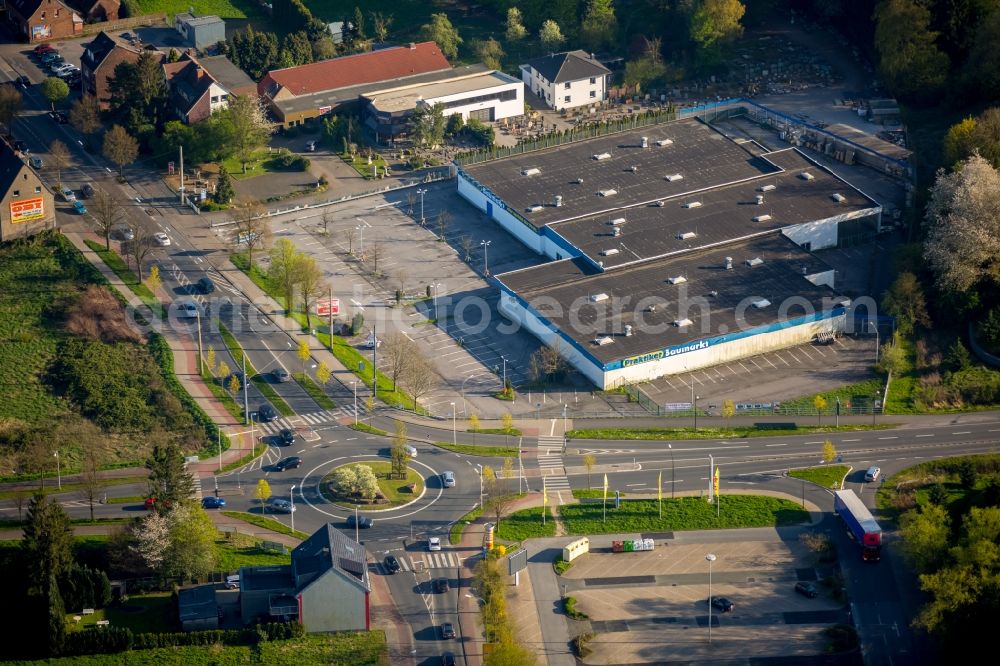 Aerial image Hamm - Building of the closed Praktiker construction market in the Heessen part of Hamm in the state of North Rhine-Westphalia