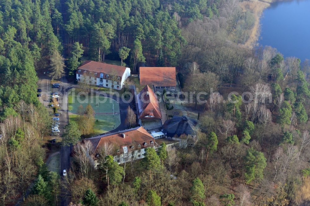 Aerial photograph Templin - Groß Dölln - Building of the Hotel Doellnsee-Schorfheide on the shores of Lake Grossdoellner in Gross Doelln a district of Templin in Brandenburg