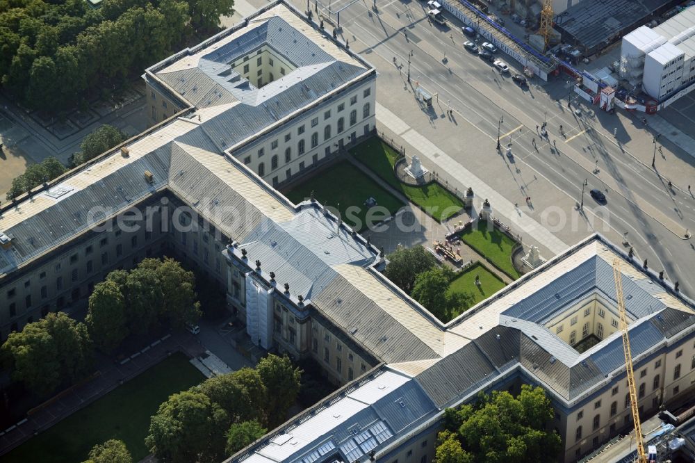 Aerial photograph Berlin - Building of the Humboldt University Unter den Linden in Berlin