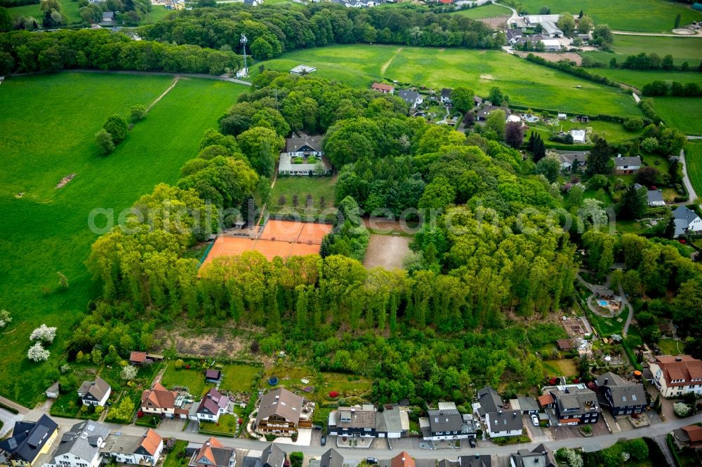 Gevelsberg from the bird's eye view: Building of the hostel Waldheim Stueting and the belonging area of the CVJM at Stuetingstreet in Gevelsberg in the state North Rhine-Westphalia