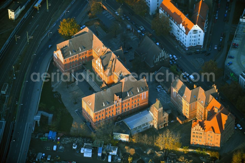 Aerial photograph Berlin - Building the hostel DJH Jugendherberge Berlin Ostkreuz an der Marktstrasse in Berlin in Germany