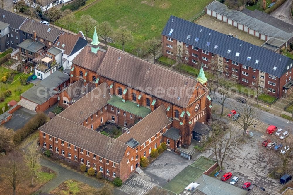 Aerial photograph Sterkrade - Building of the Katholische Gemeinde Liebfrauen in Sterkrade at Ruhrgebiet in the state North Rhine-Westphalia, Germany