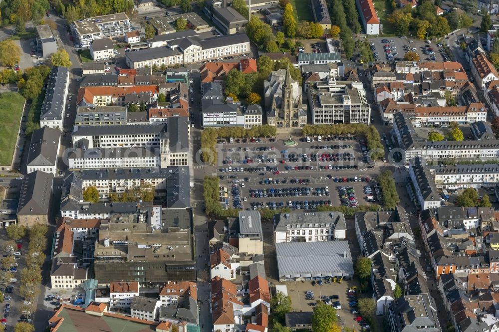 Aerial photograph Saarlouis - Building of the Catholic Church at St. Louis Grand Market Place in the city center of Saarlouis in Saarland