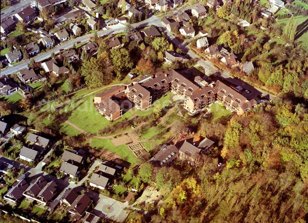 Neukirchen-Vluyn from above - Buildings of the Childrens and Youth Home Matthias-Jorissen-Haus | Neukirchener Erziehungsverein An der Bleiche in the district Neukirchen in Neukirchen-Vluyn in the state North Rhine-Westphalia