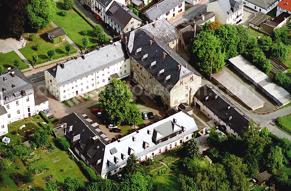 Ebersdorf from the bird's eye view: Buildings of the Childrens and Youth Home Ruestzeitenheim Sonnenschein in Ebersdorf in the state Thuringia, Germany