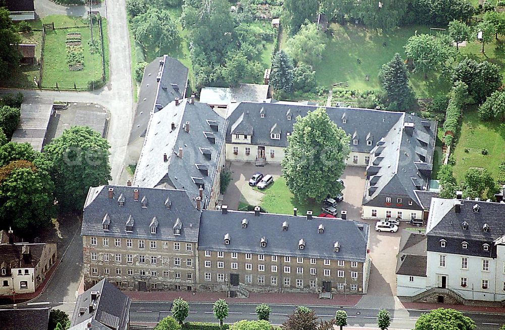 Aerial image Ebersdorf - Buildings of the Childrens and Youth Home Ruestzeitenheim Sonnenschein in Ebersdorf in the state Thuringia, Germany