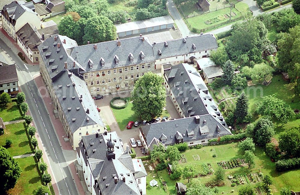 Aerial photograph Ebersdorf - Buildings of the Childrens and Youth Home Ruestzeitenheim Sonnenschein in Ebersdorf in the state Thuringia, Germany