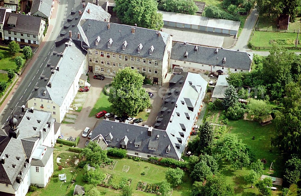 Ebersdorf from above - Buildings of the Childrens and Youth Home Ruestzeitenheim Sonnenschein in Ebersdorf in the state Thuringia, Germany