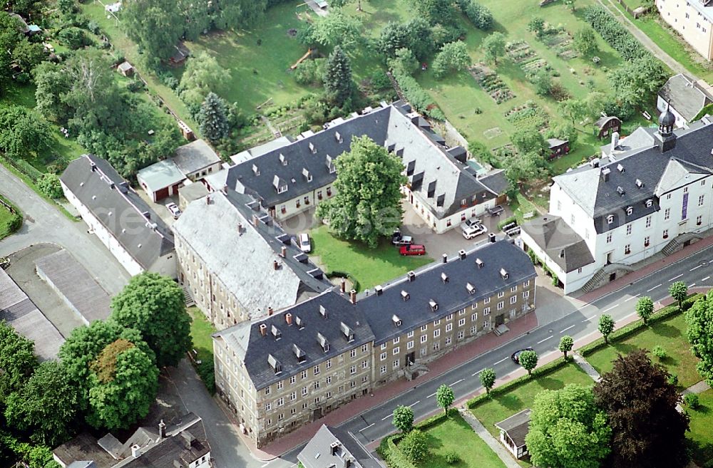 Ebersdorf from the bird's eye view: Buildings of the Childrens and Youth Home Ruestzeitenheim Sonnenschein in Ebersdorf in the state Thuringia, Germany