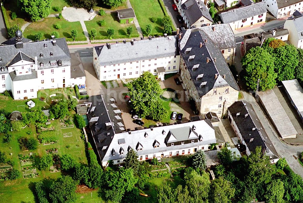 Aerial image Ebersdorf - Buildings of the Childrens and Youth Home Ruestzeitenheim Sonnenschein in Ebersdorf in the state Thuringia, Germany