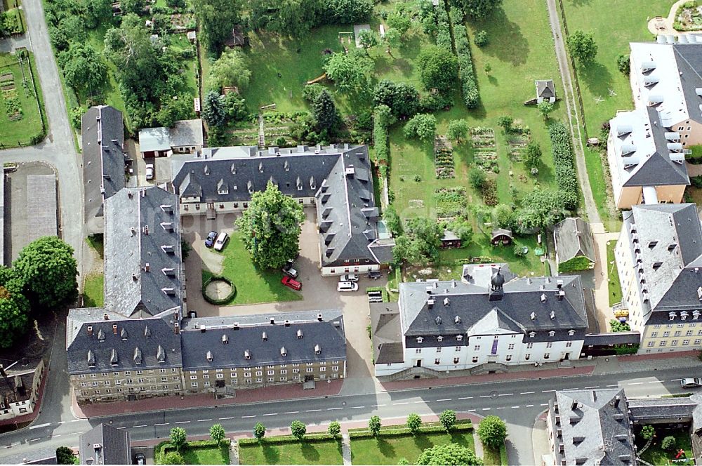 Aerial image Ebersdorf - Buildings of the Childrens and Youth Home Ruestzeitenheim Sonnenschein in Ebersdorf in the state Thuringia, Germany