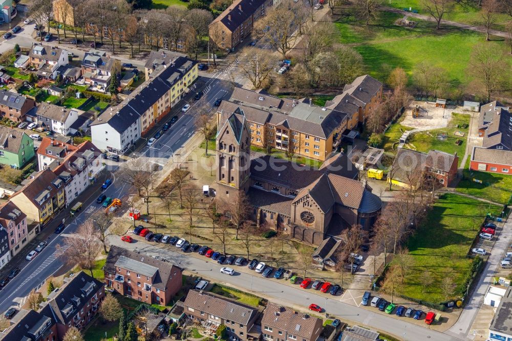 Oberhausen from the bird's eye view: Church building of St. Josef Heide Hertastrasse in the district Heide in Oberhausen in the state North Rhine-Westphalia, Germany