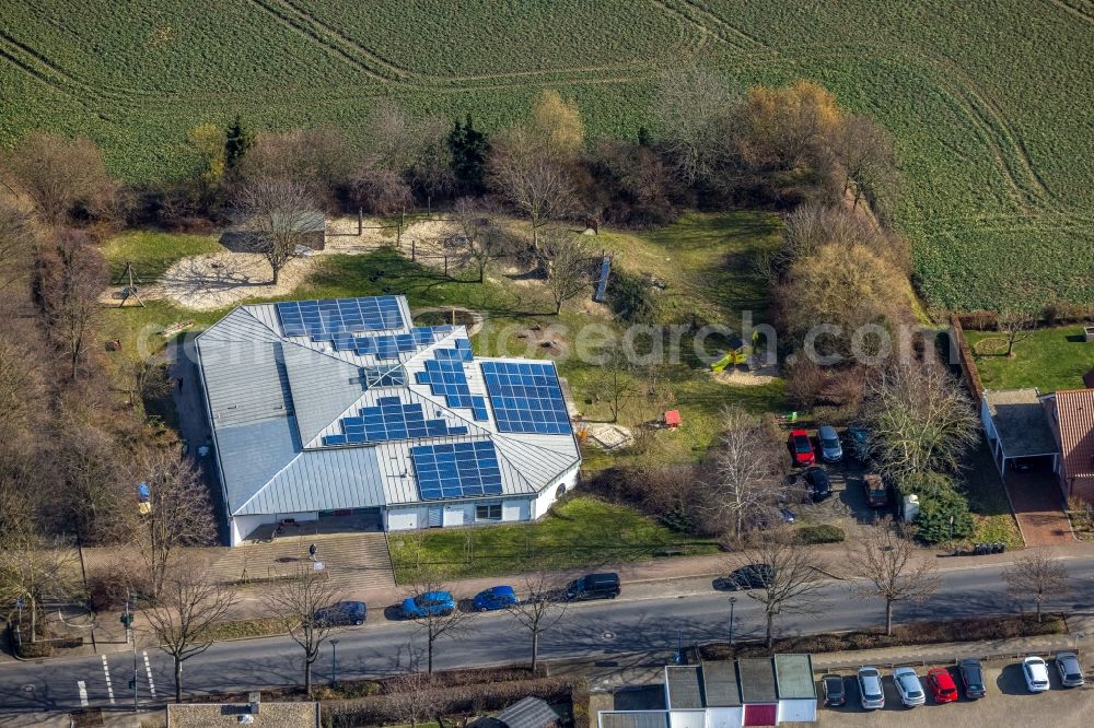 Aerial image Holzwickede - Building the KITA day nursery on Friedhofstrasse in Holzwickede at Ruhrgebiet in the state North Rhine-Westphalia, Germany