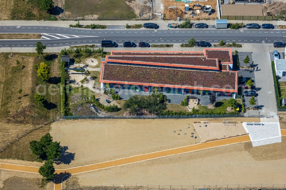 Neukirchen-Vluyn from above - Building the KITA day nursery Kita Sternchen Niederberg on Dicksche Heide in Neukirchen-Vluyn in the state North Rhine-Westphalia, Germany