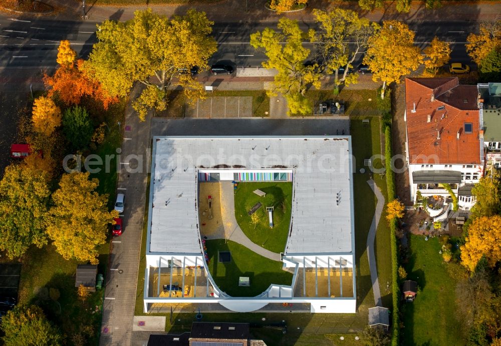 Hamm from the bird's eye view: Building the KITA day nursery garden on Kurpark in Hamm in the state North Rhine-Westphalia