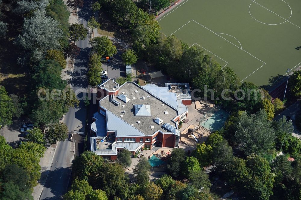 Aerial photograph Berlin - Building the KITA day nursery on Reamurstrasse in the district Lichterfelde in Berlin, Germany