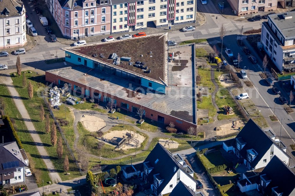 Aerial photograph Gelsenkirchen - Building the KITA day nursery on Rheinischen Strasse in Gelsenkirchen at Ruhrgebiet in the state North Rhine-Westphalia, Germany