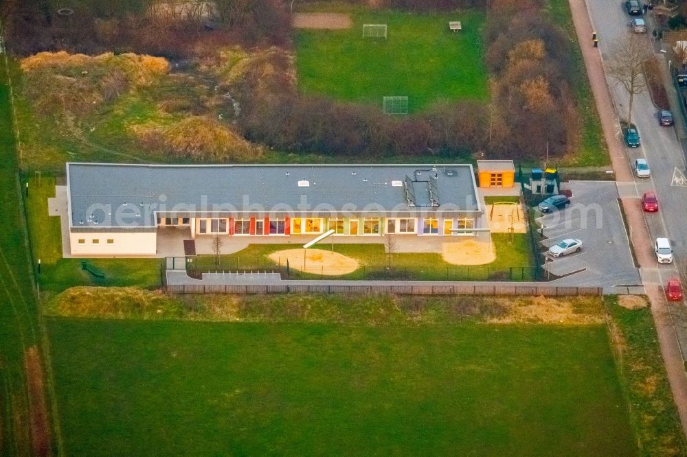 Bergkamen from the bird's eye view: Building the KITA day nursery Staedt. Kindergarten Mitte Kleine Strolche on Eichendorffstrasse in Bergkamen in the state North Rhine-Westphalia, Germany