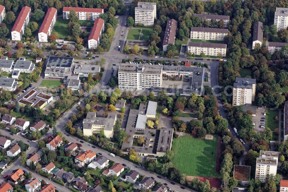 Aerial image München - Building on the Koenigswieser Strasse in Munich Forstenried in the state of Bavaria with AEZ building, elementary school, kindergarten, Caritas social station