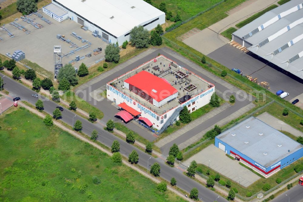 Hoppegarten from the bird's eye view: Building the contrast - Disco in the industrial area Hoppegarten in Brandenburg