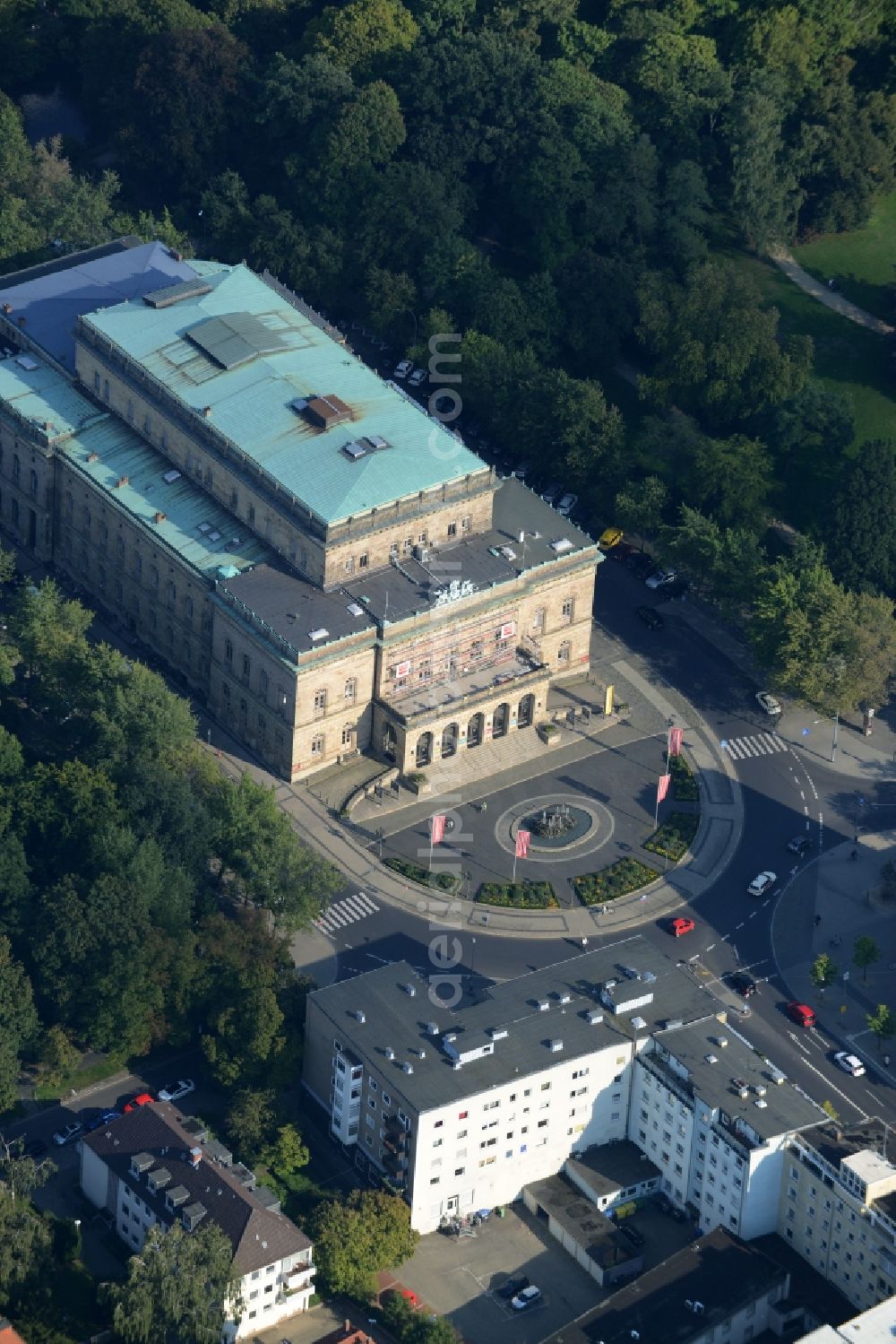 Aerial photograph Braunschweig - Building of the concert hall and theater playhouse of the country theather Braunschweig in the state Lower Saxony