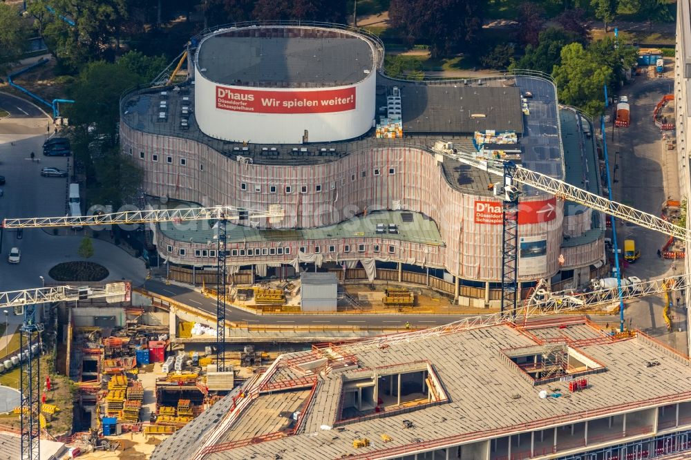 Düsseldorf from the bird's eye view: Building of the concert hall and theater playhouse in Duesseldorf in the state North Rhine-Westphalia, Germany