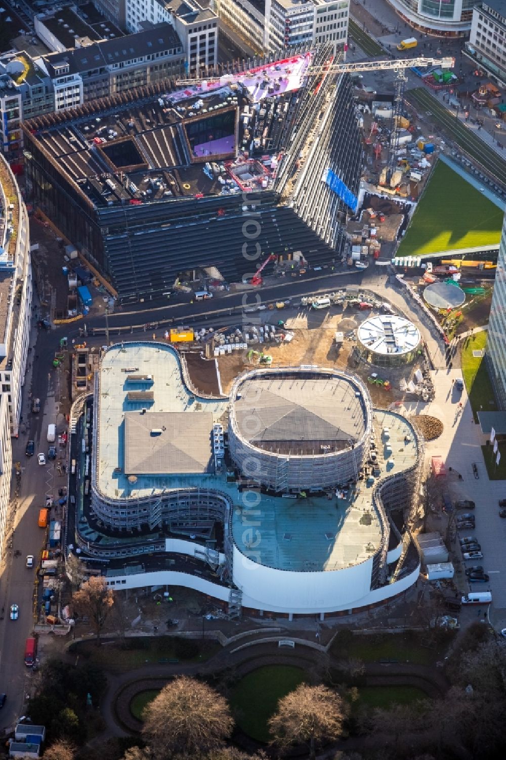 Aerial photograph Düsseldorf - Building of the concert hall and theater playhouse in Duesseldorf in the state North Rhine-Westphalia, Germany