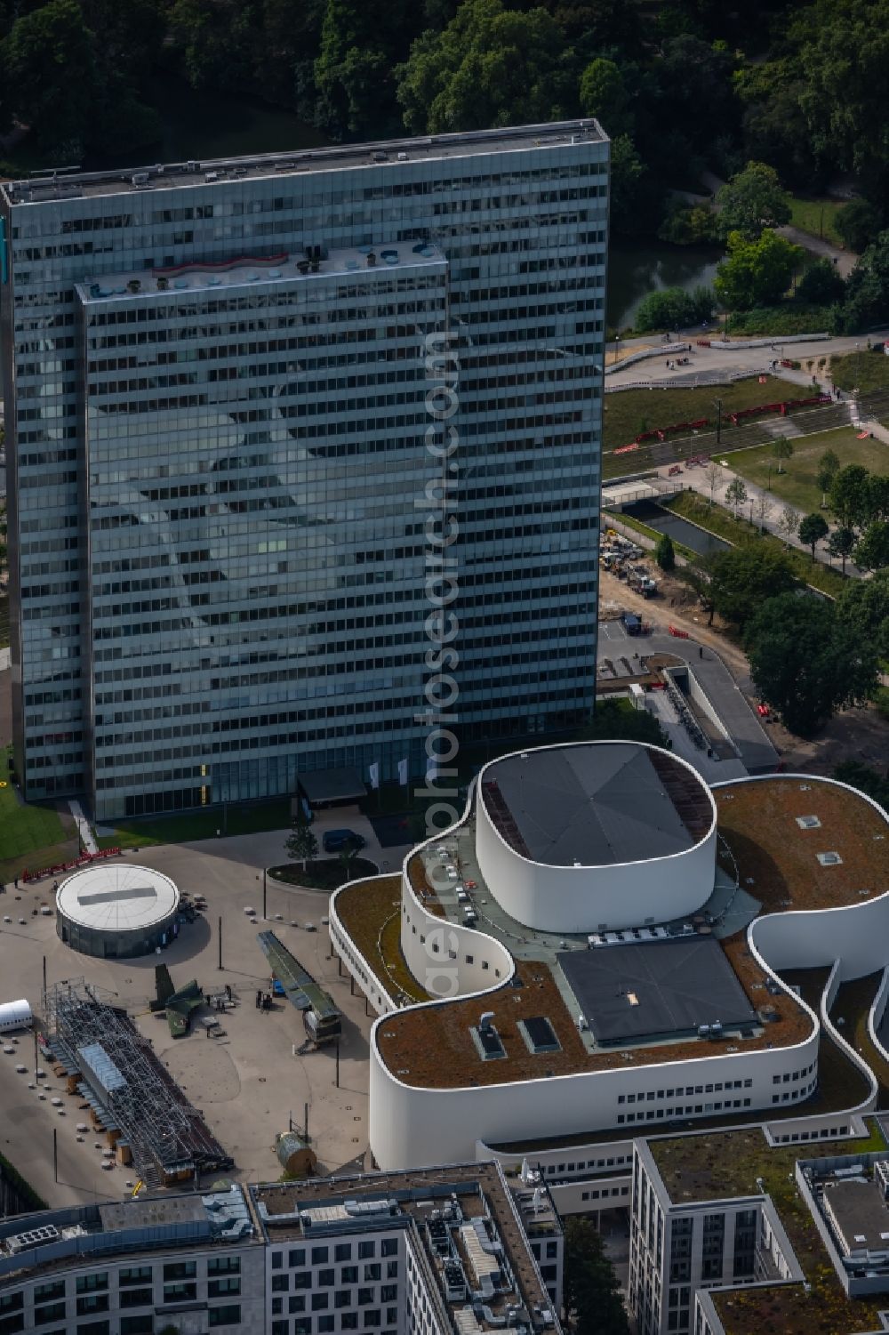 Düsseldorf from above - Building of the concert hall and theater playhouse in Duesseldorf in the state North Rhine-Westphalia, Germany