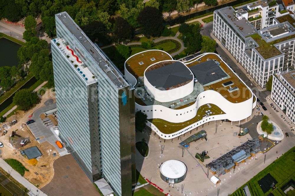 Düsseldorf from the bird's eye view: Building of the concert hall and theater playhouse in Duesseldorf in the state North Rhine-Westphalia, Germany