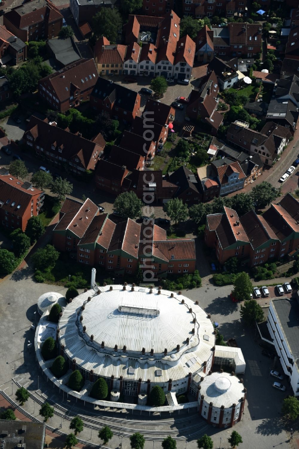 Aerial image Itzehoe - Building of the concert hall and theater playhouse in Itzehoe in the state Schleswig-Holstein