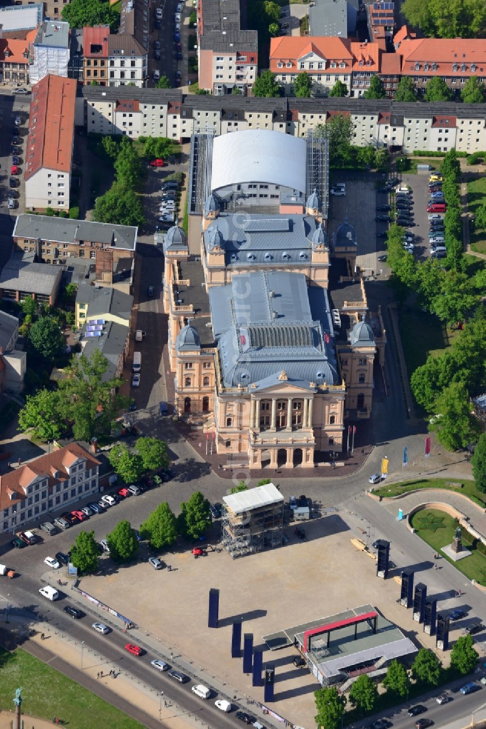 Aerial photograph Schwerin - Building of the concert hall and theater playhouse in Schwerin in the state Mecklenburg - Western Pomerania