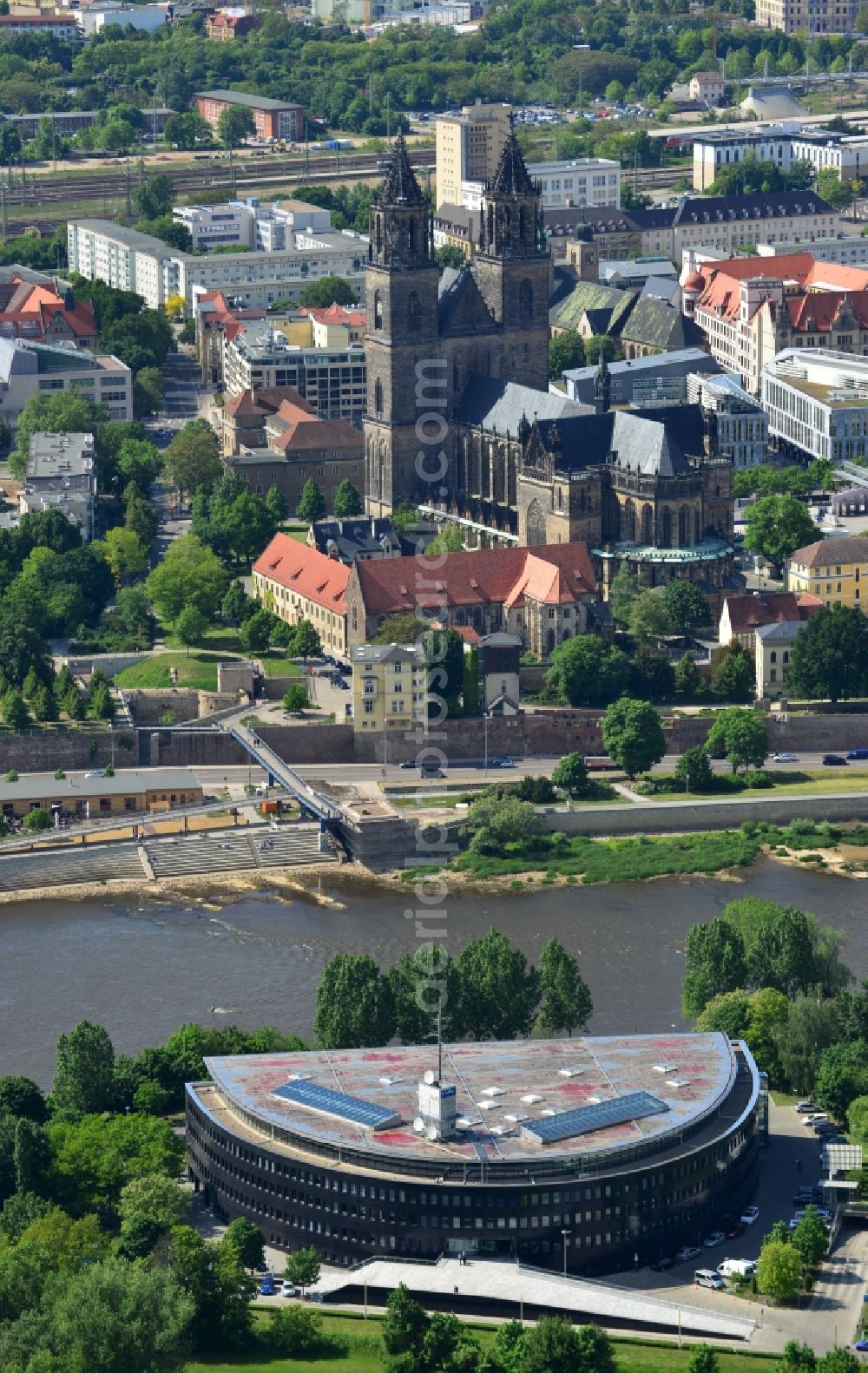 Magdeburg from the bird's eye view: Building of the state radio building of the MDR Central German Broadcasting on the banks of the Elbe in Magdeburg in Saxony-Anhalt