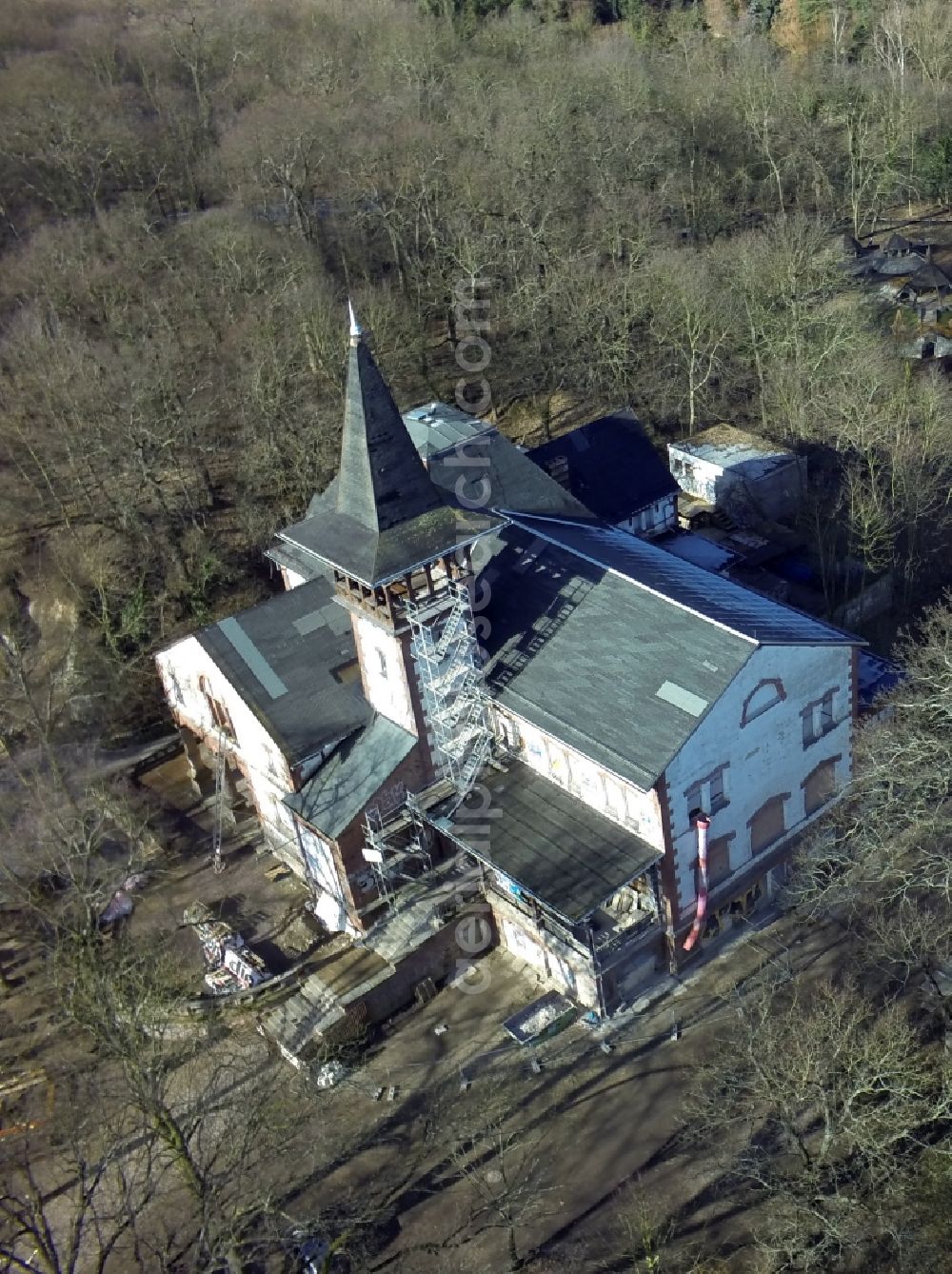 Halle / Saale from the bird's eye view: Building of vacant Pioneer House in Halle (Saale) in Saxony-Anhalt