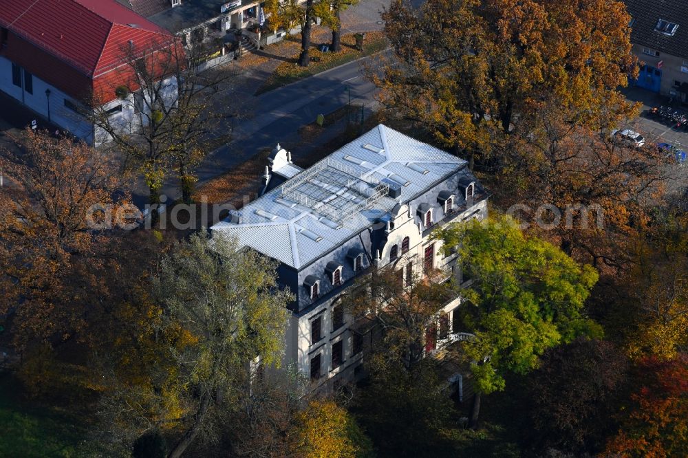 Aerial image Werneuchen - Building of the empty castle Werneuchen in the park of the same city in the state of Brandenburg