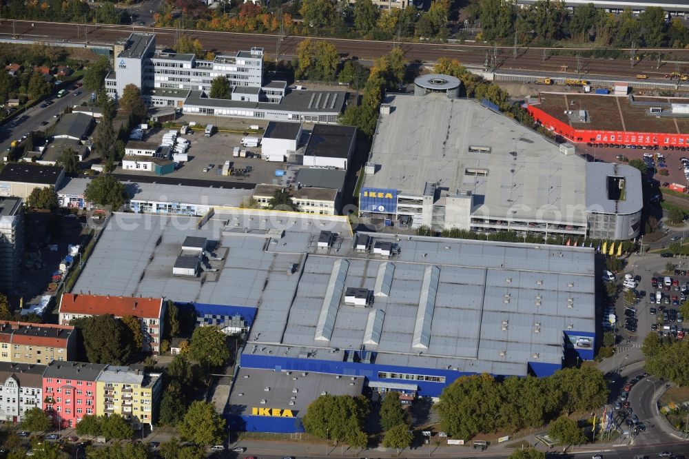 Berlin from the bird's eye view: Building of the store - furniture market IKEA Einrichtungshaus Berlin-Spandau in Berlin in Germany