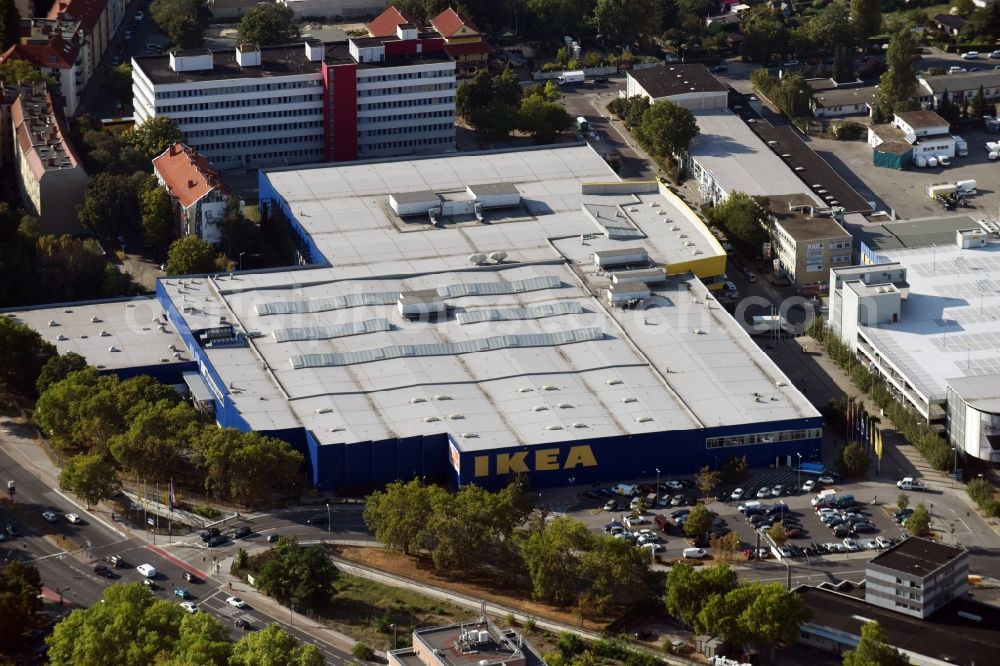 Berlin from the bird's eye view: Building of the store - furniture market IKEA Einrichtungshaus Berlin-Spandau in Berlin in Germany