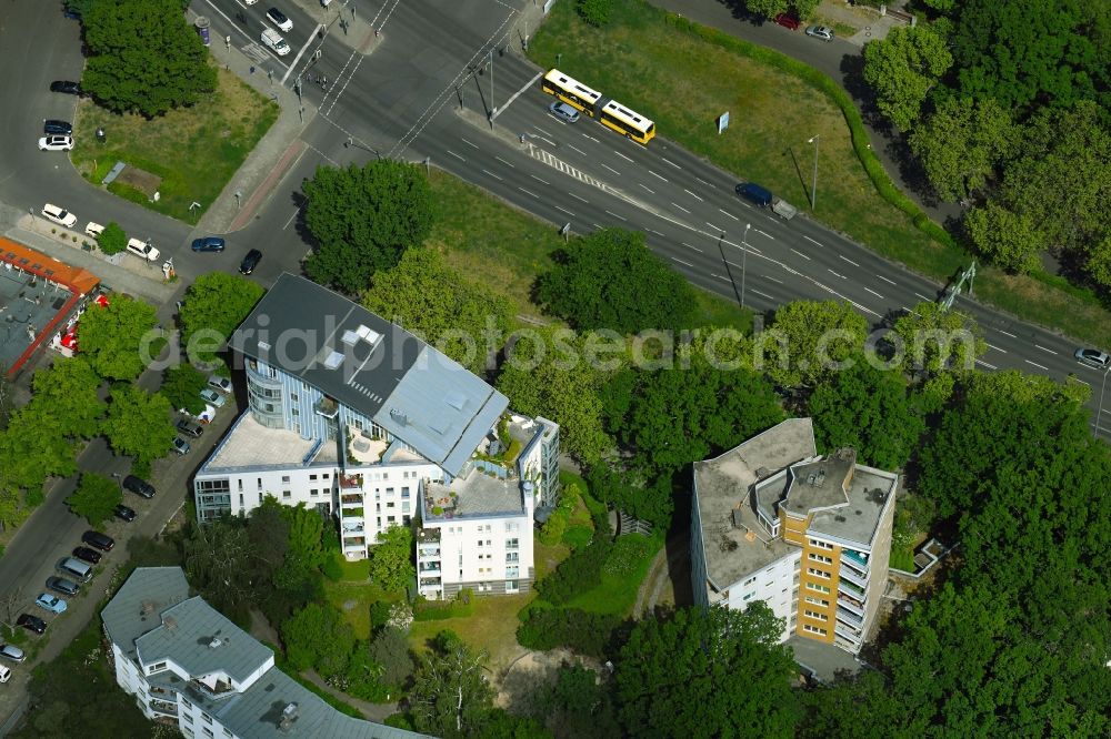 Berlin from the bird's eye view: Building of a multi-family residential building Heertrasse corner Am Postfenn in the district Westend in Berlin, Germany