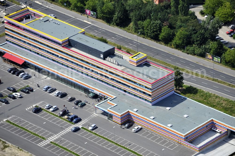 Aerial photograph Schönefeld - View of the Meininger Hotel Berlin Airport with adjacent parking at Schoenefeld in Bundesland