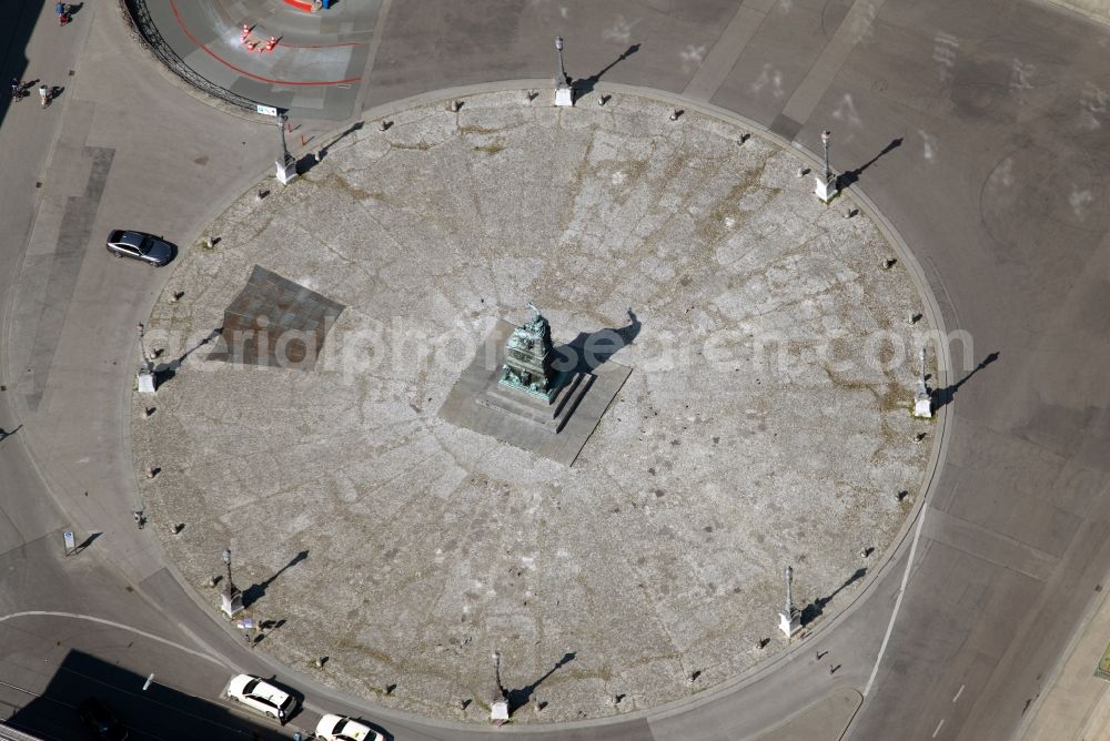 Aerial image München - Building of the national theater at the Max-Joseph-Platz in Munich, Bavaria. The opera house in the Old Town is the venue for the Bavarian State Opera, the Bavarian State Orchestra and the Bavarian State Ballet