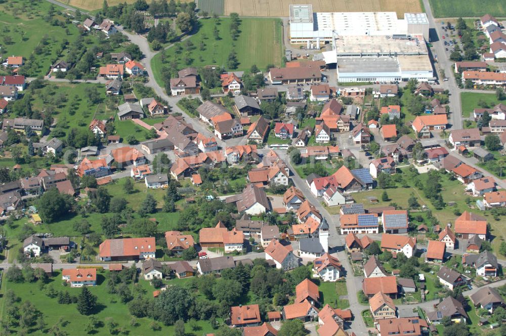 Neubulach from the bird's eye view: Blick auf Gebäude an der Rosenstraße und Blumenstraße in Neubulach.