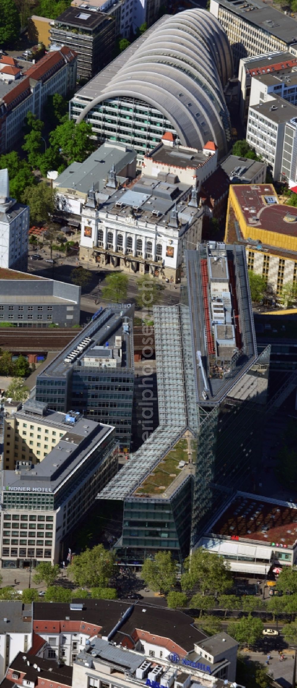 Aerial image Berlin - Building of the Neues Kranzler Eck in the City West on Kurfuerstendamm corner Joachimstalerstrasse in Berlin - Charlottenburg